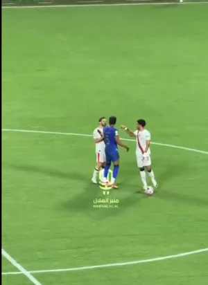 بالفيديو.. كيف استفز علي البليهي لاعبي مانشستر سيتي بعد هدف الهلال الرابع