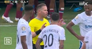 بالفيديو.. لحظة إلغاء ركلة جزاء الهلال تُشعل الجدل في نصف نهائي المونديال