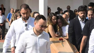 بالفيديو.. انهيار زوجة ديوغو جوتا خلال تشييع جثمانه