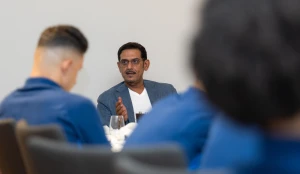 شاهد.. الأمير نواف بن سعد يصل معسكر الهلال في ألمانيا