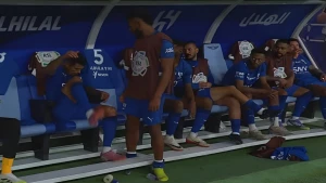 شاهد.. لحظة غضب كانسيلو بعد استبداله في مباراة الهلال والرياض