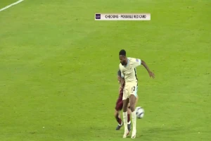 خبير تحكيمي يحسم الجدل حول طرد مهند الشنقيطي أمام الوحدة الإماراتي