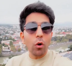 بالفيديو.. مشجع نصراوي مقيم في أوروبا يكشف عن موقف صدمه بسبب مباراة النصر والاتحاد