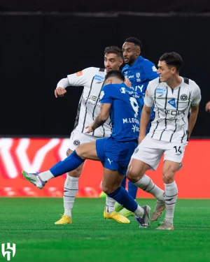 بالفيديو.. الهلال يفوز على الشباب بهدف في الدوري