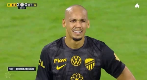 بالفيديو: لحظة طرد لاعب الاتحاد " فابينيو" أمام الخليج