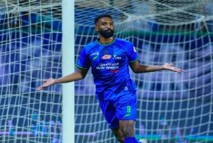 شخصية أهلاوية كبيرة تسعى للوساطة بين الفتح والأهلي لإنهاء قضية فراس البريكان.. العجلان يكشف التفاصيل!