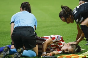 إصابة مروعة في الرأس للاعبة أتلتيكو مدريد في دوري أبطال أوروبا للسيدات «صور»