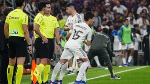 بالفيديو.. لقطة محرجة لـ أردا غولر لاعب ريال مدريد بعد الخسارة أمام برشلونة