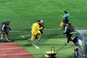 «شارة القيادة».. بالفيديو.. تصرف غريب من كريستيانو رونالدو بعد استبداله أمام الفيحاء