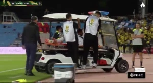 بالفيديو.. لحظة خروج دومبيا مصابًا في مواجهة الاتحاد والخلود main