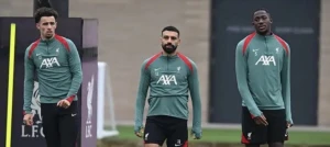 ليس محمد صلاح.. صراع سعودي أوروبي على ضم مدافع  ليفربول الإنجليزي main