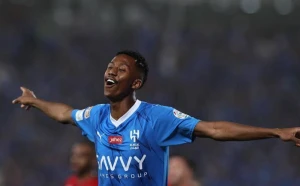 بعد غياب طويل.. ناصر الدوسري يعود لتدريبات الهلال في هذا الموعد main