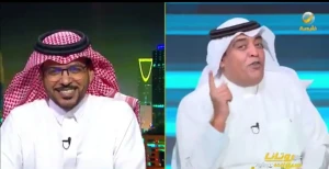 بالفيديو.. الداود يثير الجدل بشأن ركلة جزاء الأهلي.. والفراج يرد: «فكنا شرك جاتني أنفلونزا لمدة أسبوع شكلك بتجيب لي إنفلونزا لمدة سنة» main