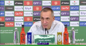 بعد أكثر من 20 عامًا.. بالفيديو: أول تعليق من دونيس عقب تتويج المنتخب السعودي بكأس الخليج main