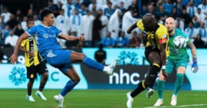 بالفيديو.. الهلال يهزم الاتحاد بثلاثية ويعزز صدارته للدوري main