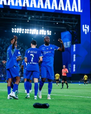 لجنة الانضباط تعلن عن العقوبة الموقعة على نادي الاتحاد بسبب تصرف جماهيره في مباراة الهلال