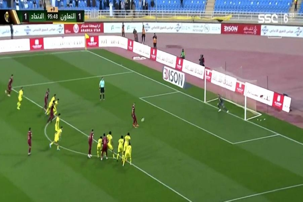 «يا مجنون».. شاهد تعليق مثير من معلق مباراة الاتحاد والتعاون بسبب ما فعله حمدالله في ركلة الجزاء !