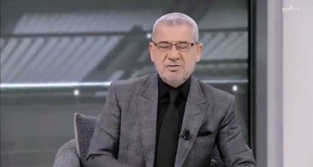 شاهد.. الآغا لـ "الخليفة": اتحاد الكرة من وين يجيب لكم حكام من المريخ!