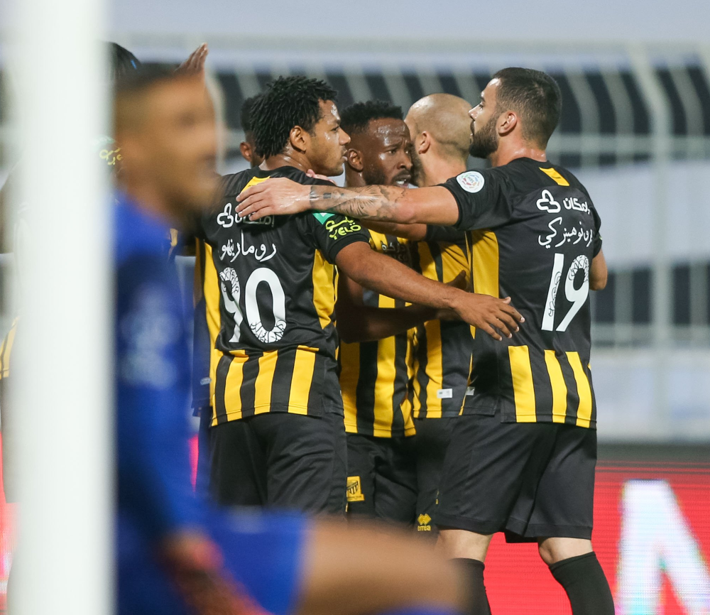 شاهد..الاتحاد يواصل الابتعاد بصدارة الدوري بالفوز على الشباب بثنائية نظيفة !