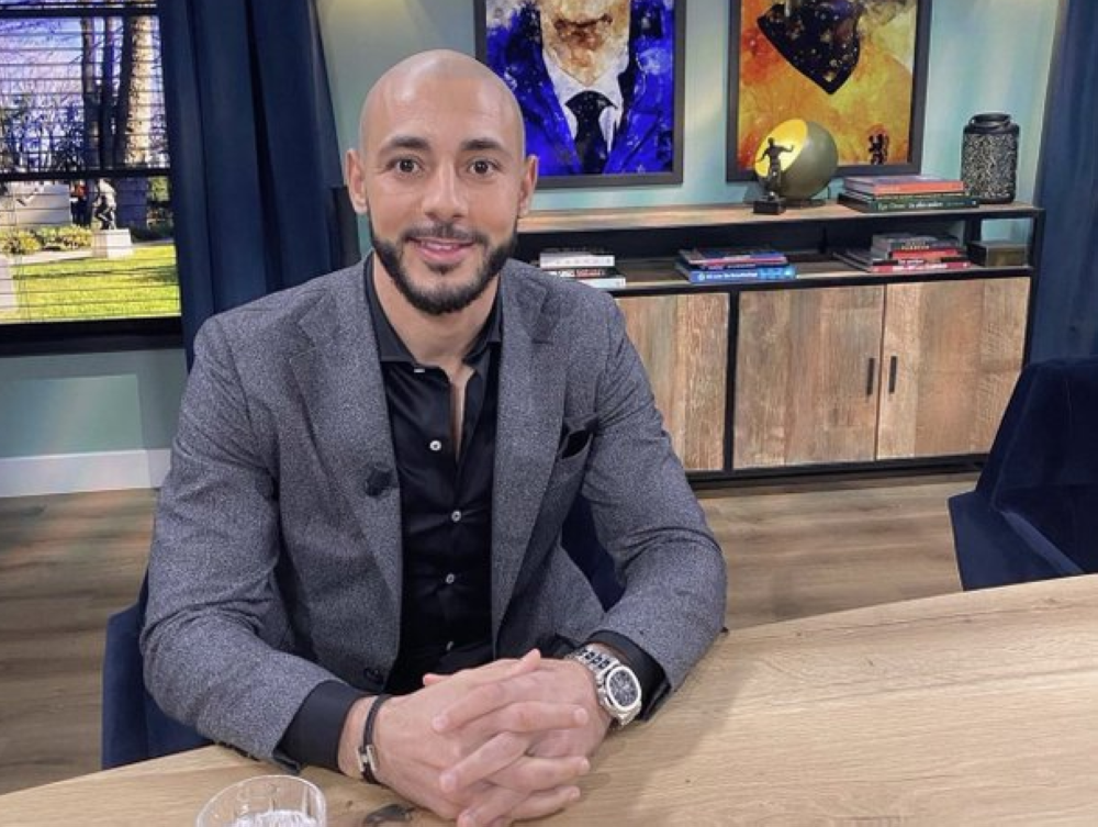 أمرابط يكشف حقيقة أخبار متداولة بأن تجربته مع النصر كانت من أجل كسب المال!