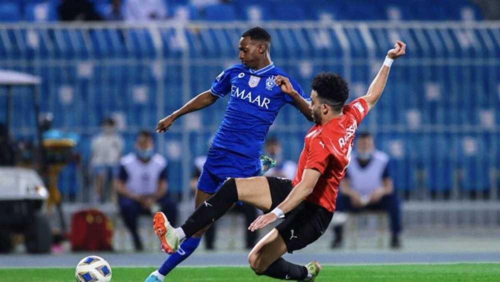 نقل عبدالله رديف لاعب الهلال للمستشفى بعد نهاية لقاء الريان.. والكشف عن السبب !