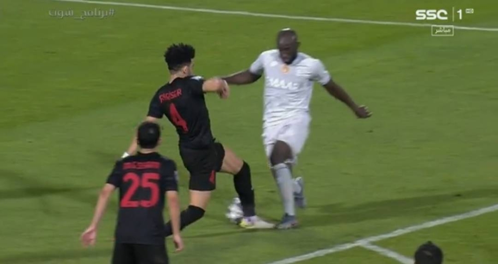 هل استحق الهلال ركلتي جزاء أمام الريان القطري؟ .. شاهد: خبير تحكيمي يحسمها!