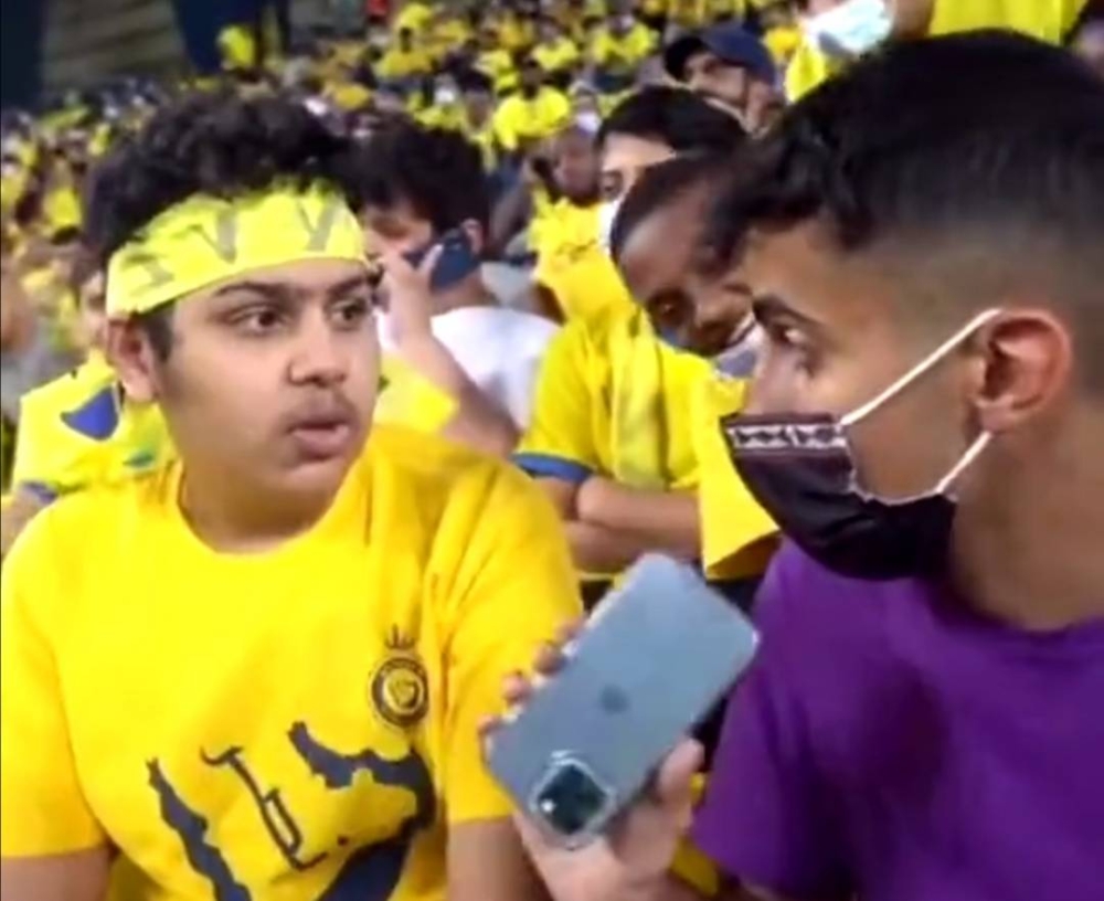 شاهد.. الغامدي ينشر فيديو لمشجع نصراوي.. ويعلق ساخرًا: "أخيراً ..عرفنا ليه النصر ماجاب ‎دوري أبطال آسيا"