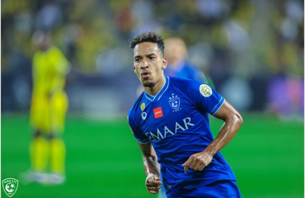 رد غير متوقع من بيريرا على مشجع هلالي قال له : "ننتظر مغادرتك نعرف أنك لا تريد الهلال" !