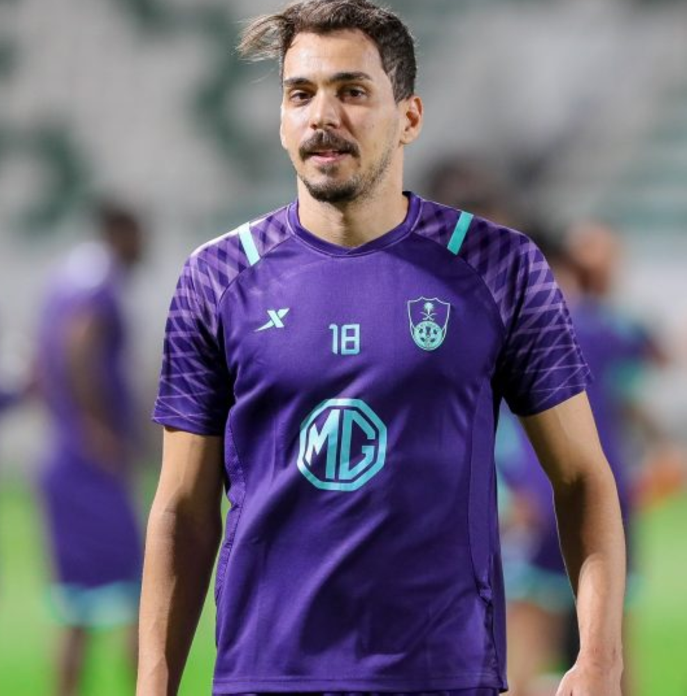 بعد هبوط الأهلي .. "كارلوس إدواردو"  يكشف عن وجهته المقبلة!