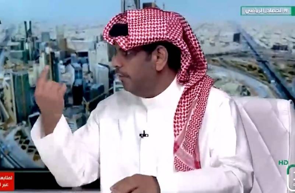 شاهد  .. "عبدالكريم الحمد"  لـ "فلاح القحطاني" : ما أنت بإعلامي!!