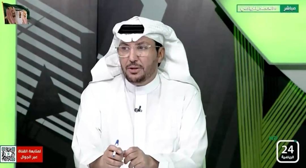 "خلا لك الجو".. شاهد.. تعليق مثير لـ"الروقي" على معاقبة الاتحاد والهلال بالمنع من التسجيل