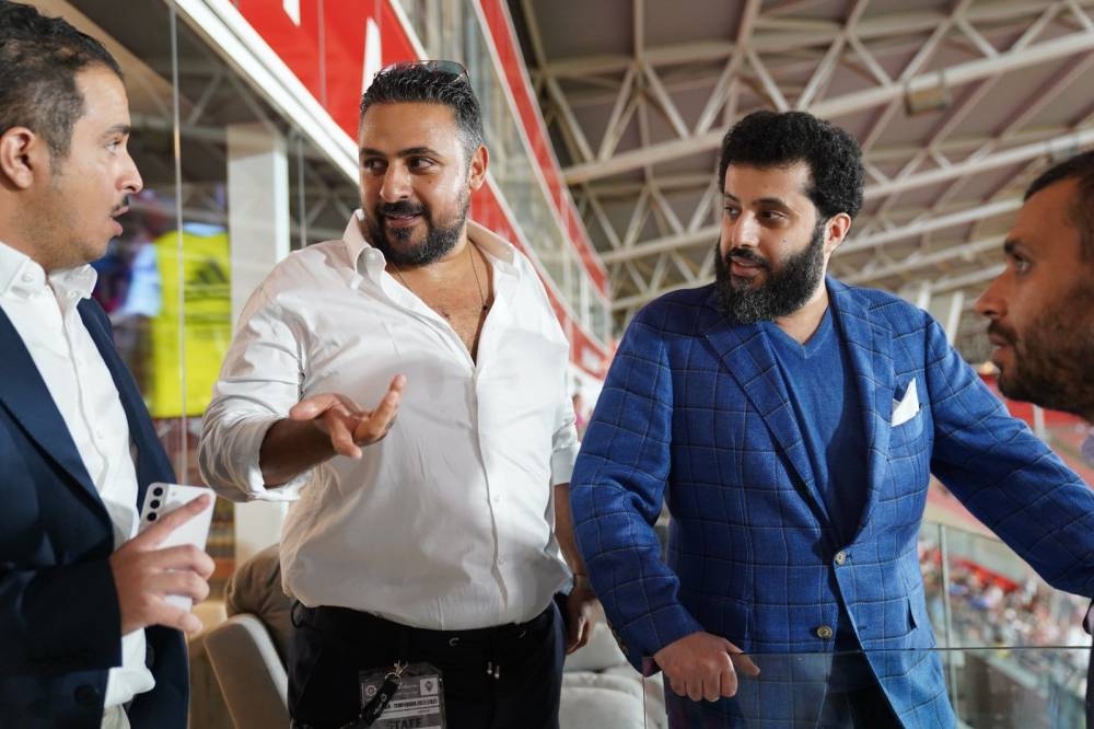 تركي آل الشيخ ينشر صورة من مباراة ريال مدريد.. ويعلق : "ليه قلبوها" !