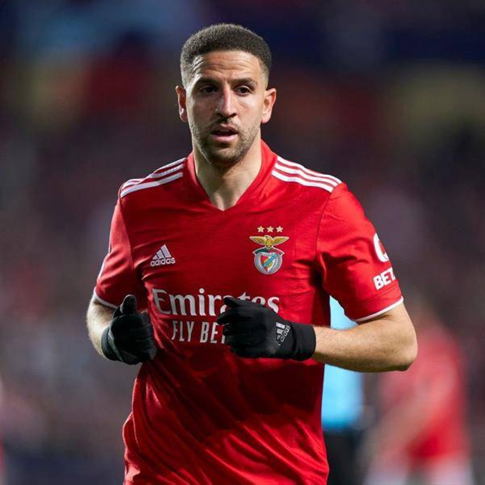 إعلامي يحسم الجدل بشأن تعاقد النصر مع عادل تاعرابت!