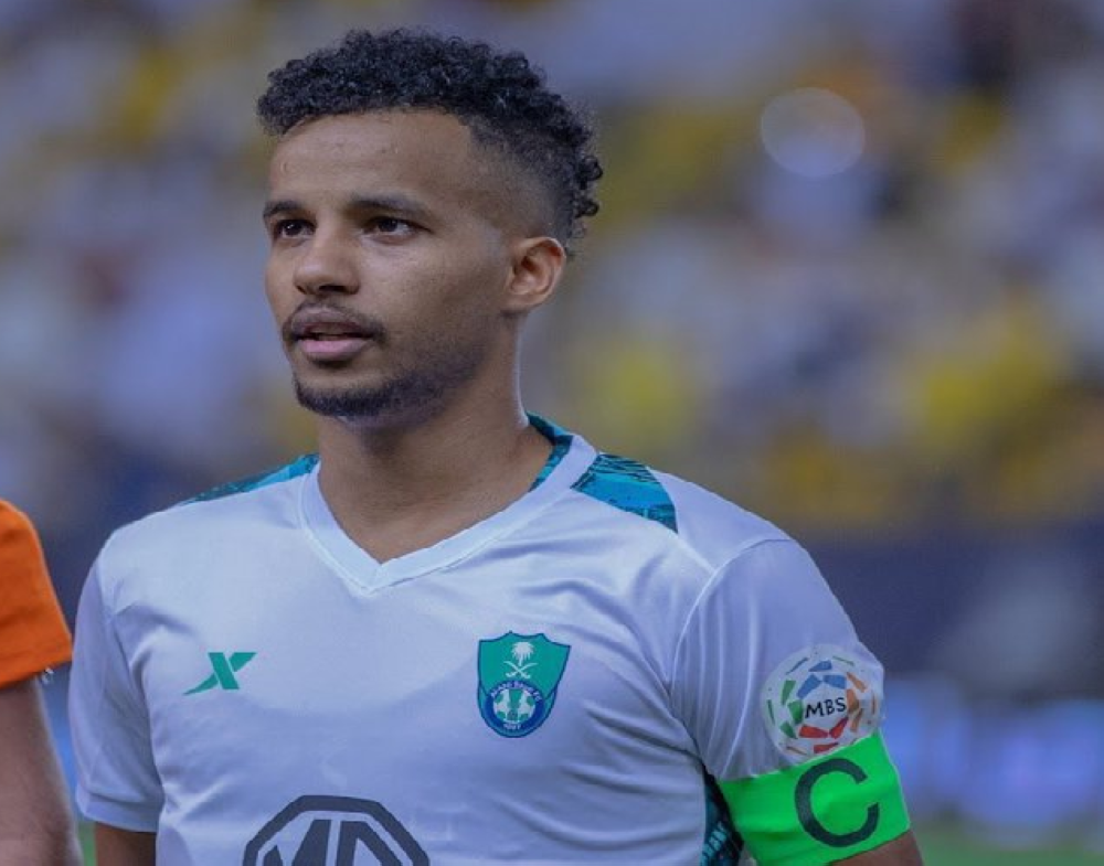 "عبدالرحمن غريب" ينشر صورة تثير الجدل بشأن مصيره مع الأهلي!