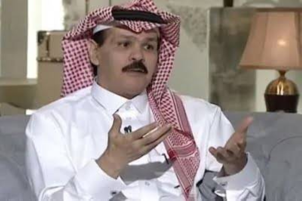 شاهد.. الطريقي ينشر فيديو لتدخل عنيف من لاعب هلالي ضد زميله بالفتح.. ويعلق: لماذا لم يعطه الحكم بطاقة حمراء؟