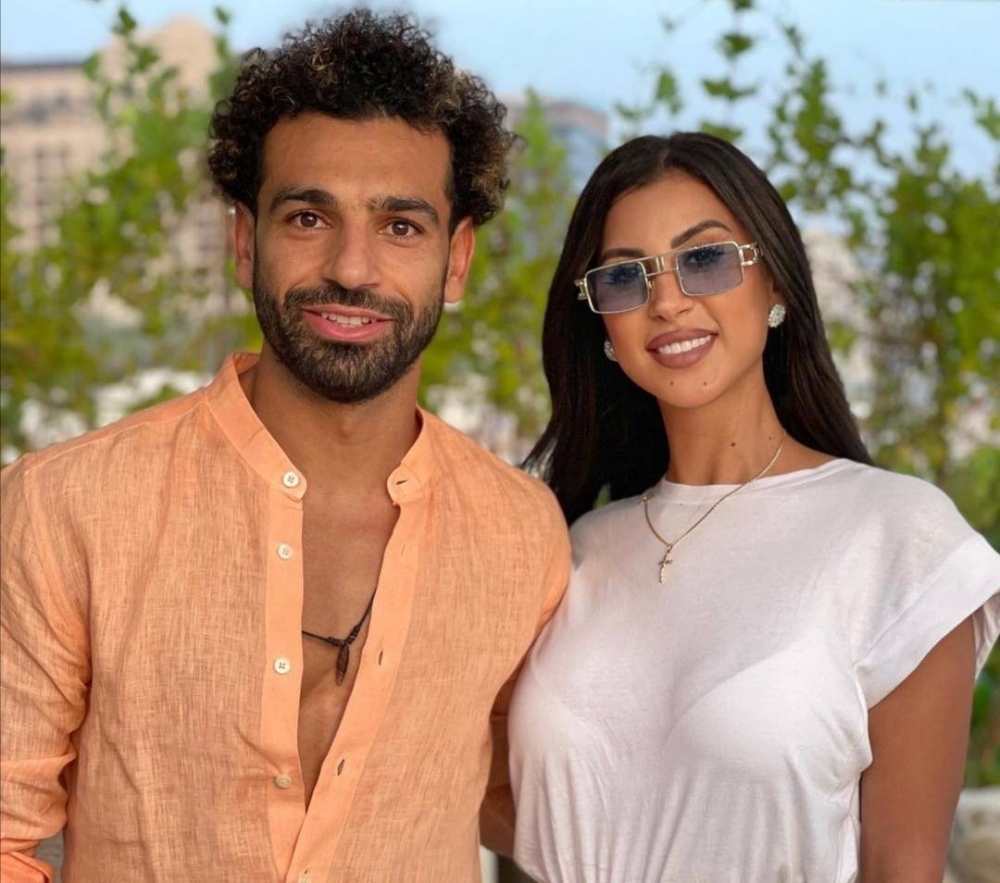 شاهد.. صورة صلاح مع سونيا تشعل مواقع التواصل الاجتماعي.. فمن هي؟