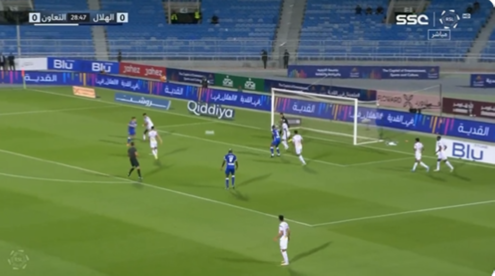 بالفيديو.. الهلال يتلقى الخسارة الأولى في الدوري بثنائية على يد التعاون!