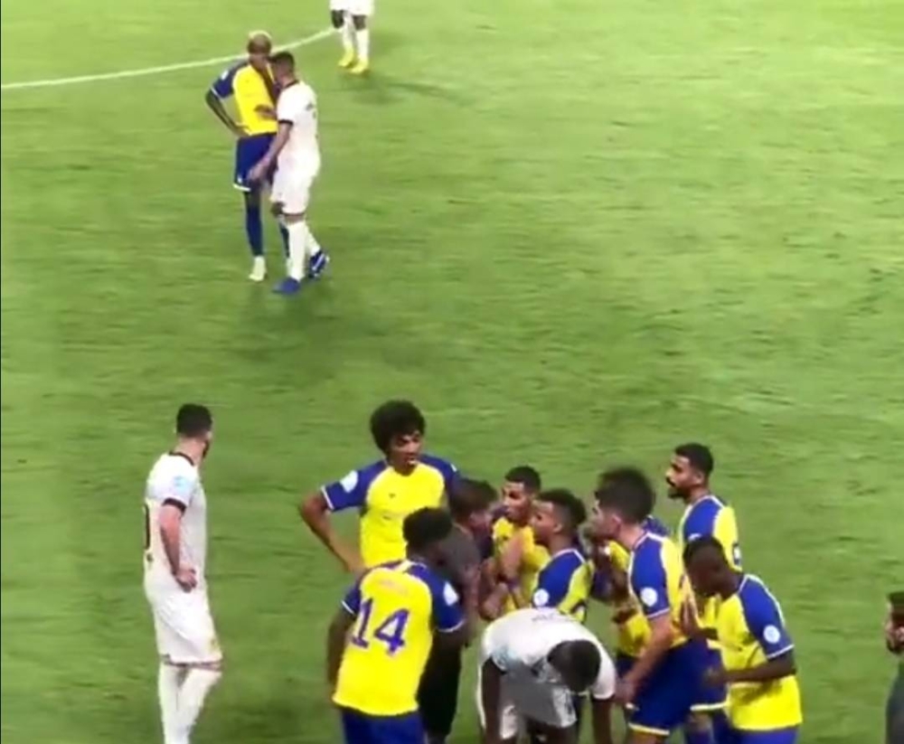 شاهد.. الزلال ينشر فيديو إحراج تاليسكا لحمدالله ورفض مصافحته.. وهكذا علق