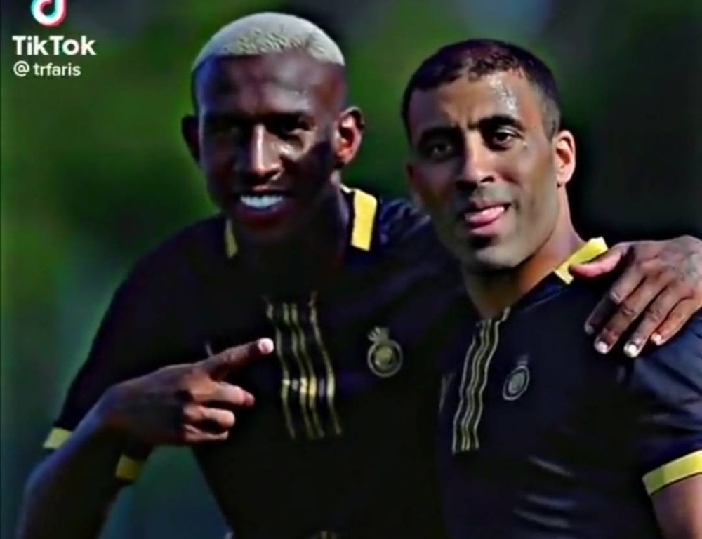 شاهد.. الصرامي. ينشر فيديو يجمع حمدالله وتاليسكا.. ويعلق: أسرة واحدة.. ولكن!