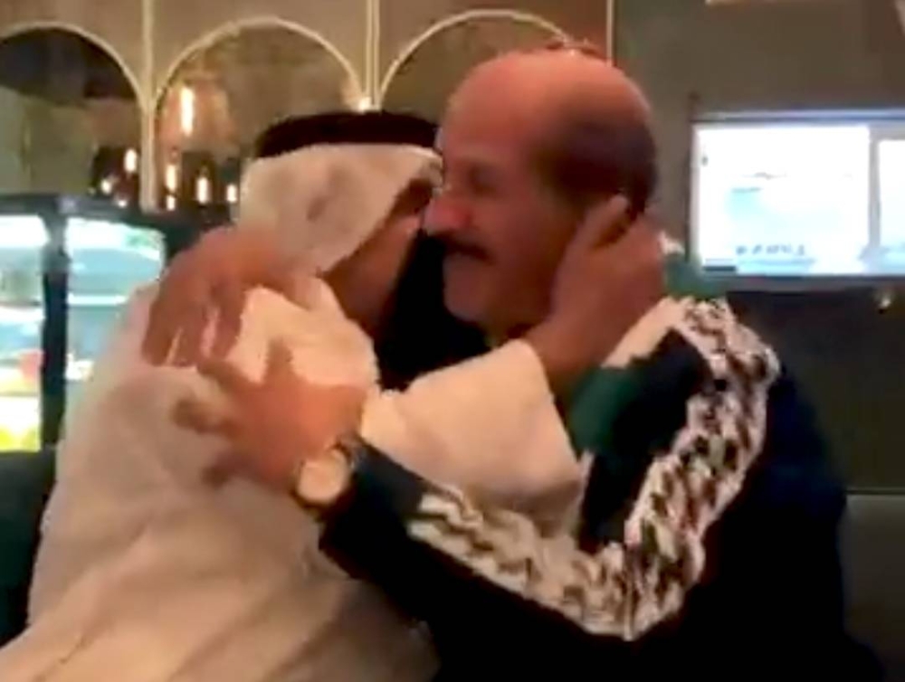 شاهد.. سعيد العويران يتدخل لمصالحة حسن الصبحان والفريان.. وهكذا كان الصلح !