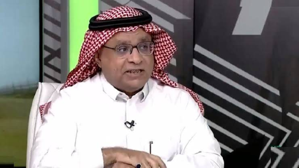 الصرامي يعلق مجددا على جلوسه وحيدا في المدرجات