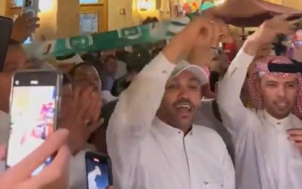 شاهد .. جماهير سعودية في قطر تغني " يا ويله .. يا ويله" قبل مواجهة الأرجنتين !