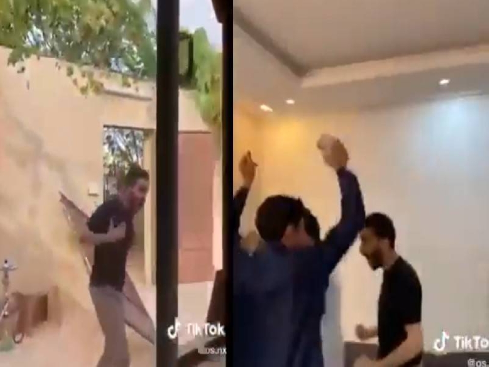 "طاحوا بالباب".. شاهد فرحة هسترية لجماهير سعودية بعد الفوز على الأرجنتين