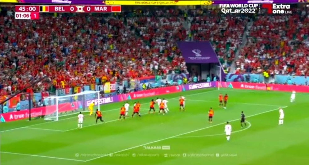 شاهد.. الحكم يرفض هدف اللاعب المغربي "زياش" في مرمى بلجيكا بداعي التسلل!