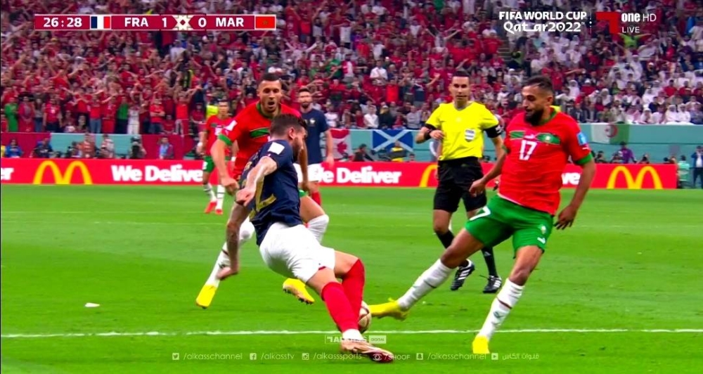 هل يستحق منتخب ‎المغرب ركلة جزاء أمام فرنسا في هذه اللعبة.. برنامج الحكم يوضح (فيديو)
