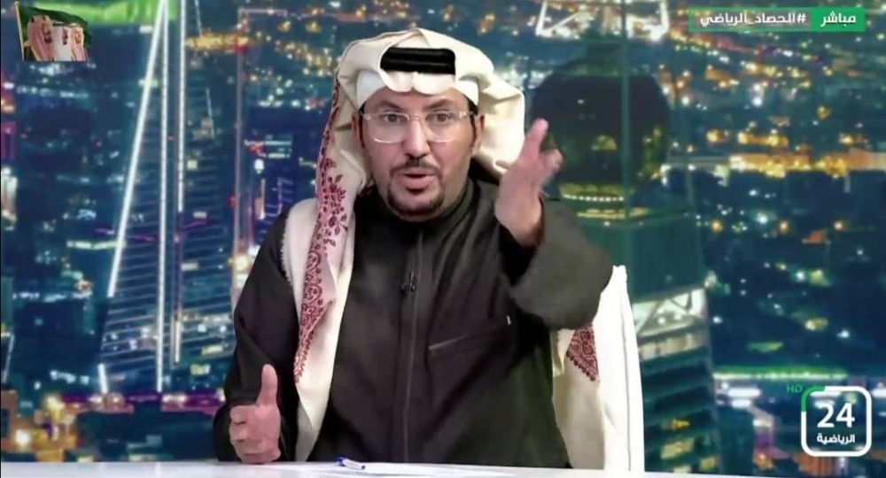 أنت أفهم من الفيفا؟.. شاهد: الروقي يهاجم النصر بسبب شكواه ضد لاعب الهلال محمد كنو