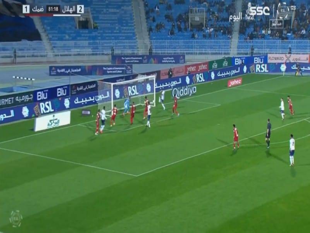 بالفيديو.. صالح الشهري يضيع هدفًا مؤكدًا بغرابة شديدة للهلال أمام ضمك 