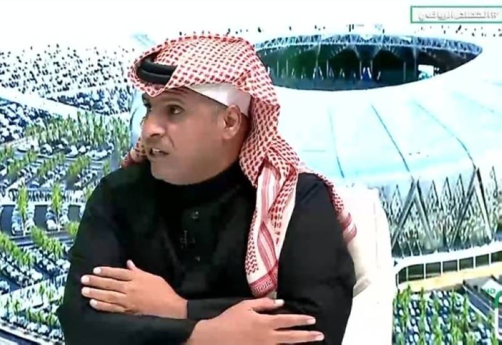 الدبيخي ينشر لقطة من مباراة "الهلال وضمك".. ويعلق: لا ويبون لاعب عالمي! 