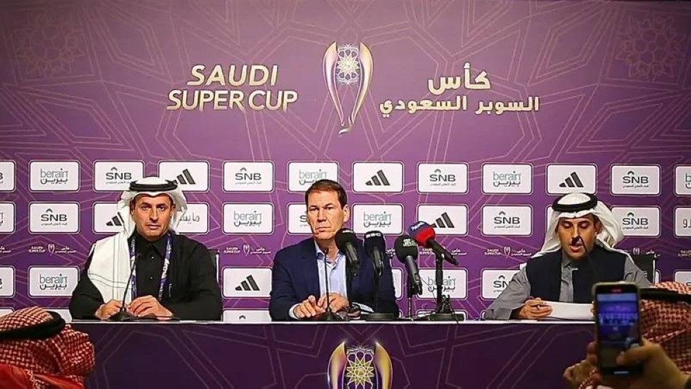 غارسيا يكشف عن شرط وحيد لمشاركة الثنائي "ألفارو وروسي" أمام الاتحاد في كأس السوبر 