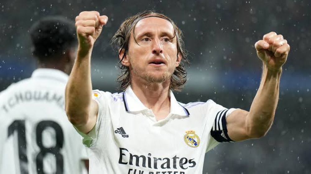 صحفي إيطالي يكشف مفاجأة بشأن اتحاد القدم وصفقة مودريتش للنصر !